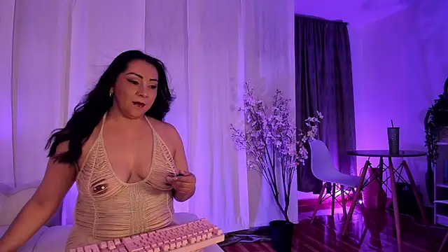 sweett-mary online show from 05/17/26, 03:26