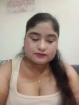 Snapshot of hornyriyanka chatting on 06/26/26, 02:16 hornyriyanka online show from 06/26/26, 02:16