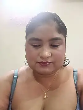 Snapshot of hornyriyanka chatting on 07/13/26, 02:25 hornyriyanka online show from 07/13/26, 02:25