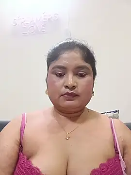 Snapshot of hornyriyanka chatting on 07/14/26, 10:21 hornyriyanka online show from 07/14/26, 10:21