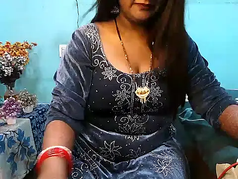 Snapshot of PREETI_BABY chatting on 10/11/25, 04:44 PREETI BABY online show from 10/11/25, 04:44
