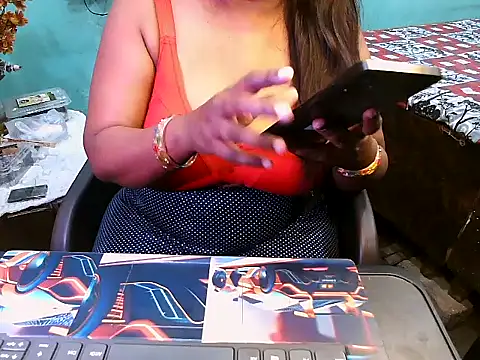 PREETI BABY online show from 04/15/26, 04:36