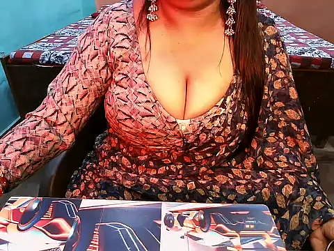 PREETI BABY online show from 04/19/26, 06:13