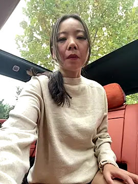 Snapshot of xinmeng-000 chatting on 10/26/25, 02:06 xinmeng-000 online show from 10/26/25, 02:06