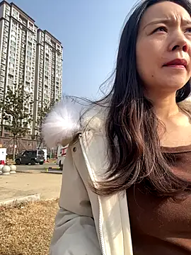 Snapshot of xinmeng-000 chatting on 12/19/25, 04:41 xinmeng-000 online show from 12/19/25, 04:41