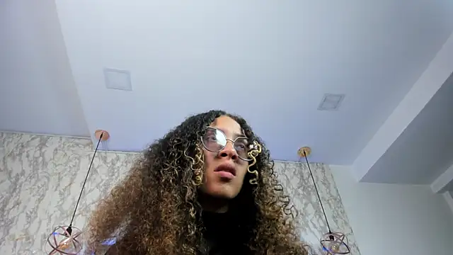 Snapshot of Hanna_Cornee_ chatting on 09/09/25, 01:43 Hanna Cornee online show from 09/09/25, 01:43