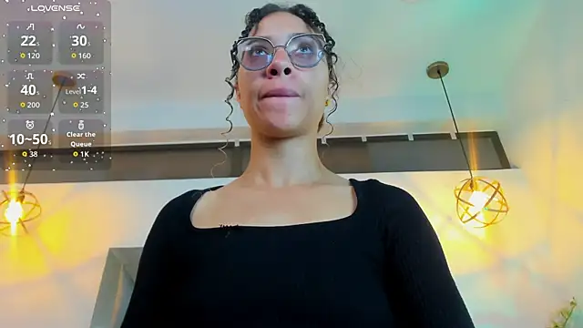 Snapshot of Hanna_Cornee_ chatting on 10/02/25, 01:40 Hanna Cornee online show from 10/02/25, 01:40