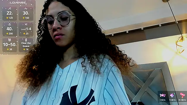 Snapshot of Hanna_Cornee_ chatting on 10/04/25, 01:20 Hanna Cornee online show from 10/04/25, 01:20