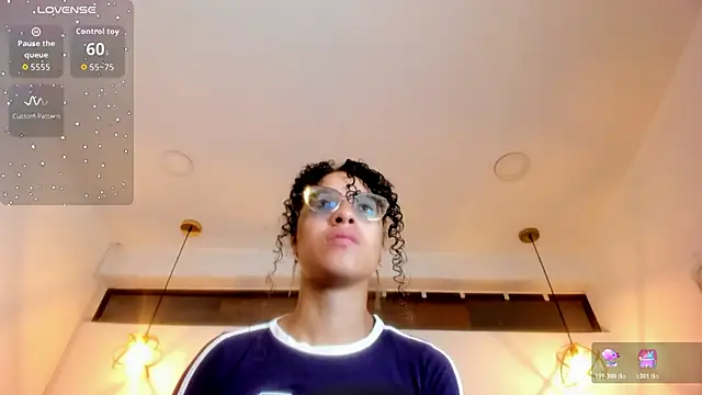 Hanna Cornee  online show from 03/03/26, 12:00