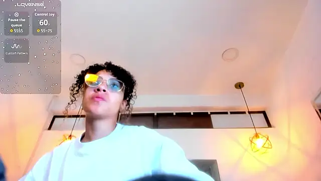 Hanna Cornee  online show from 03/04/26, 02:23