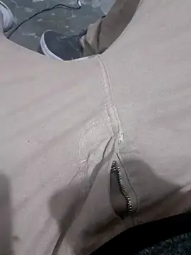 Lunaty00 online show from 11/17/25, 11:27