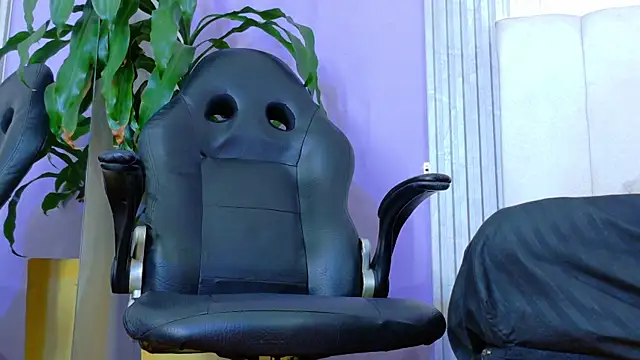 aliisonn cooper online show from 04/18/26, 07:07