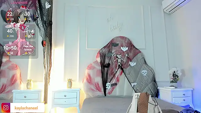 Kaylachannell online show from 10/30/25, 03:41