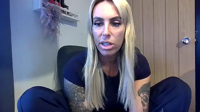 poppyinga1 online show from 02/12/26, 09:04