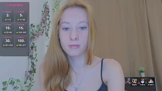 Snapshot of Candy_Flosse chatting on 09/15/25, 07:52 Candy Flosse online show from 09/15/25, 07:52
