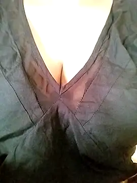 Snapshot of Ponds_beauty chatting on 09/11/25, 06:02 Ponds beauty online show from 09/11/25, 06:02