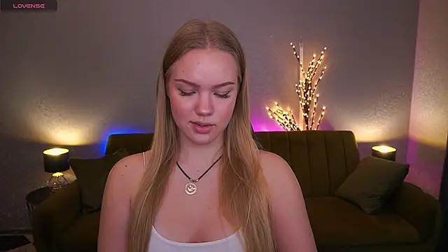 CelesteNoir online show from 11/11/25, 08:03