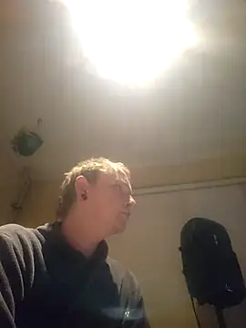 piercingpik online show from 04/16/26, 09:39