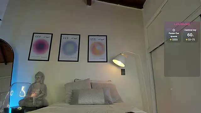 AriaMuse online show from 12/14/25, 02:11