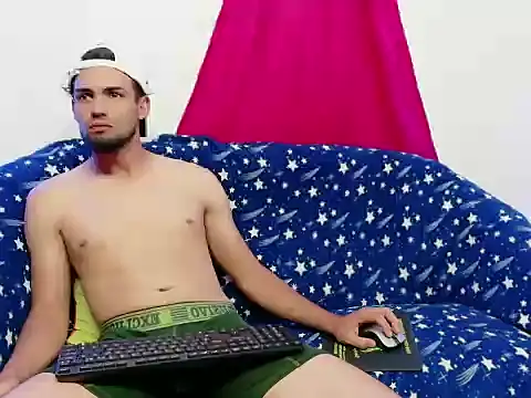 Snapshot of cristian-gp chatting on 11/14/25, 03:05 cristian-gp online show from 11/14/25, 03:05