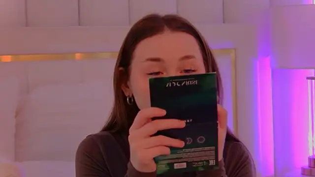 NancySmitts online show from 04/25/26, 04:37