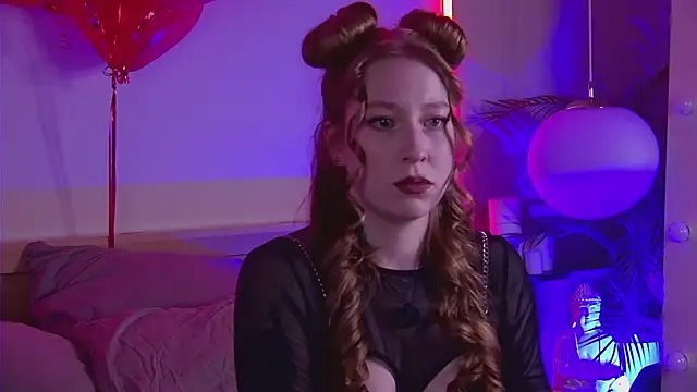 Snapshot of MiaEuphoria_ chatting on 02/18/26, 04:19 MiaEuphoria online show from 02/18/26, 04:19