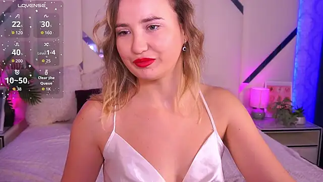 Snapshot of SofieBloom chatting on 10/09/25, 07:34 SofieBloom online show from 10/09/25, 07:34
