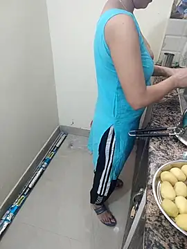 Pihu Chopra online show from 09/29/25, 03:33