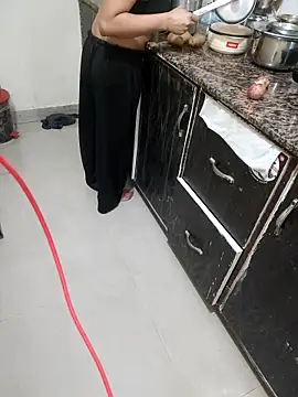 Pihu Chopra online show from 10/12/25, 03:11