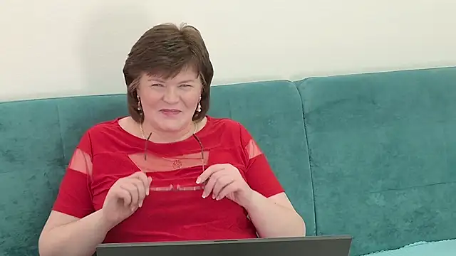 Sandra Sunrise online show from 10/31/25, 09:54