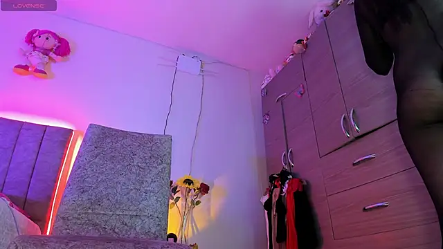 hot Dariana pantyhose online show from 04/05/26, 01:52