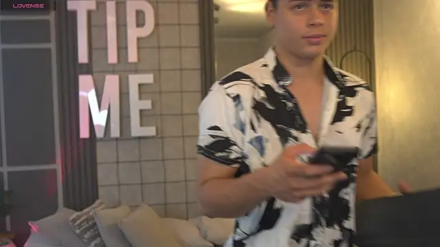 Ethan occonor online show from 09/21/25, 06:42