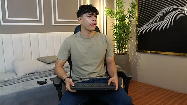 Ethan occonor online show from 11/05/25, 08:14