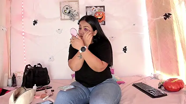 selena jhonson online show from 11/02/25, 01:24