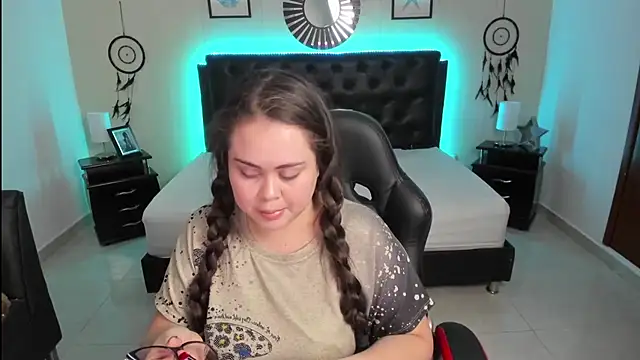 LolaVillalobos online show from 09/25/25, 03:05