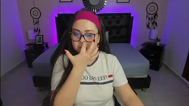 LolaVillalobos online show from 09/26/25, 11:36