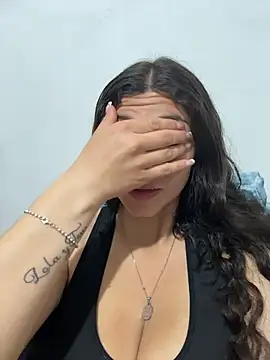 arieel  722 online show from 11/28/25, 03:53