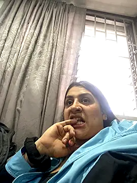 megvibes online show from 10/24/25, 09:44