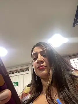 megvibes online show from 12/18/25, 09:21