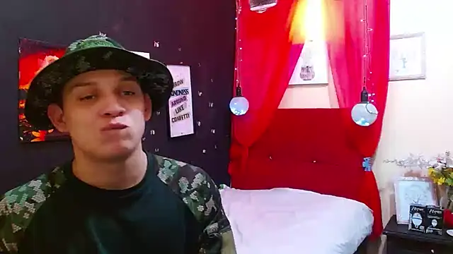 Snapshot of luccasbigcock chatting on 09/11/25, 10:43 luccasbigcock online show from 09/11/25, 10:43