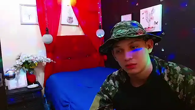 Snapshot of luccasbigcock chatting on 10/08/25, 01:47 luccasbigcock online show from 10/08/25, 01:47