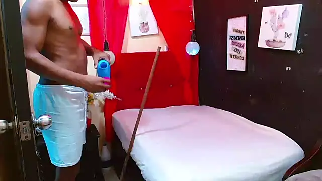 Snapshot of luccasbigcock chatting on 10/10/25, 10:53 luccasbigcock online show from 10/10/25, 10:53