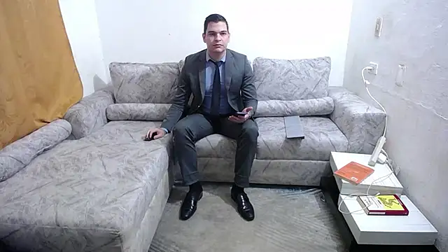 Victor Maitland online show from 10/28/25, 03:43