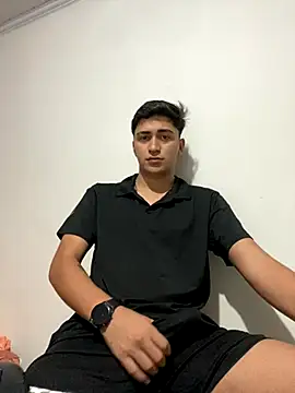 Tavinho067 online show from 10/31/25, 09:27