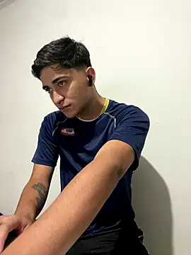 Tavinho067 online show from 12/14/25, 11:31