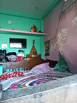 Snapshot of Desi_couple305 chatting on 10/15/25, 02:11 Desi couple305 online show from 10/15/25, 02:11