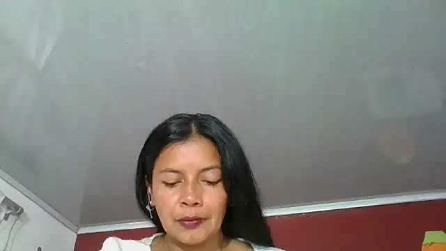 DianaOchoa  online show from 11/04/25, 07:35