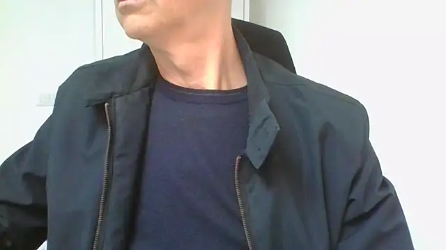 Snapshot of Sensor2000 chatting on 03/12/26, 10:10 Sensor2000 online show from 03/12/26, 10:10