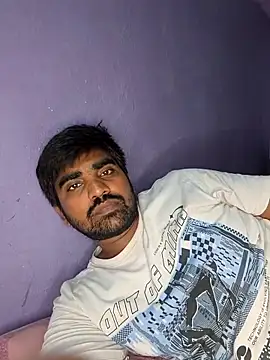 Snapshot of Harsha_Happy chatting on 10/04/25, 02:26 Harsha Happy online show from 10/04/25, 02:26