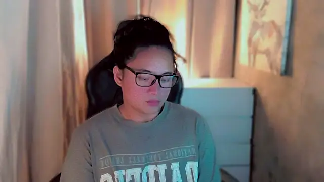 kaicromwell  online show from 10/21/25, 01:23
